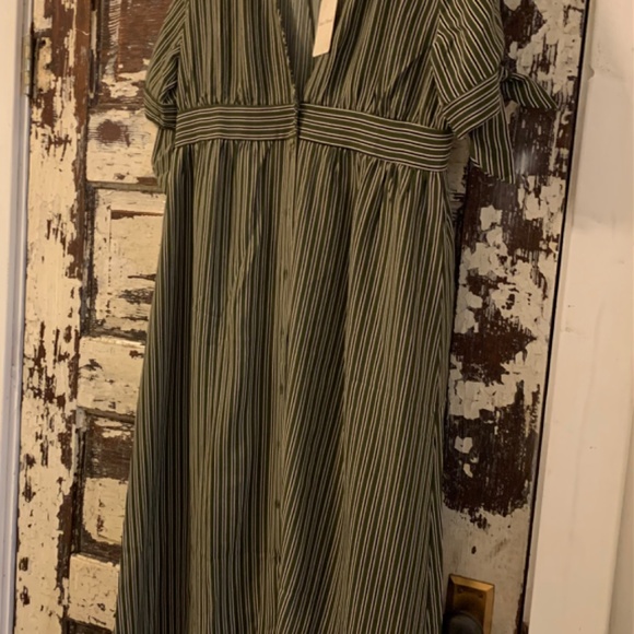 Hem and Thread Maxi Dress - Picture 2 of 2